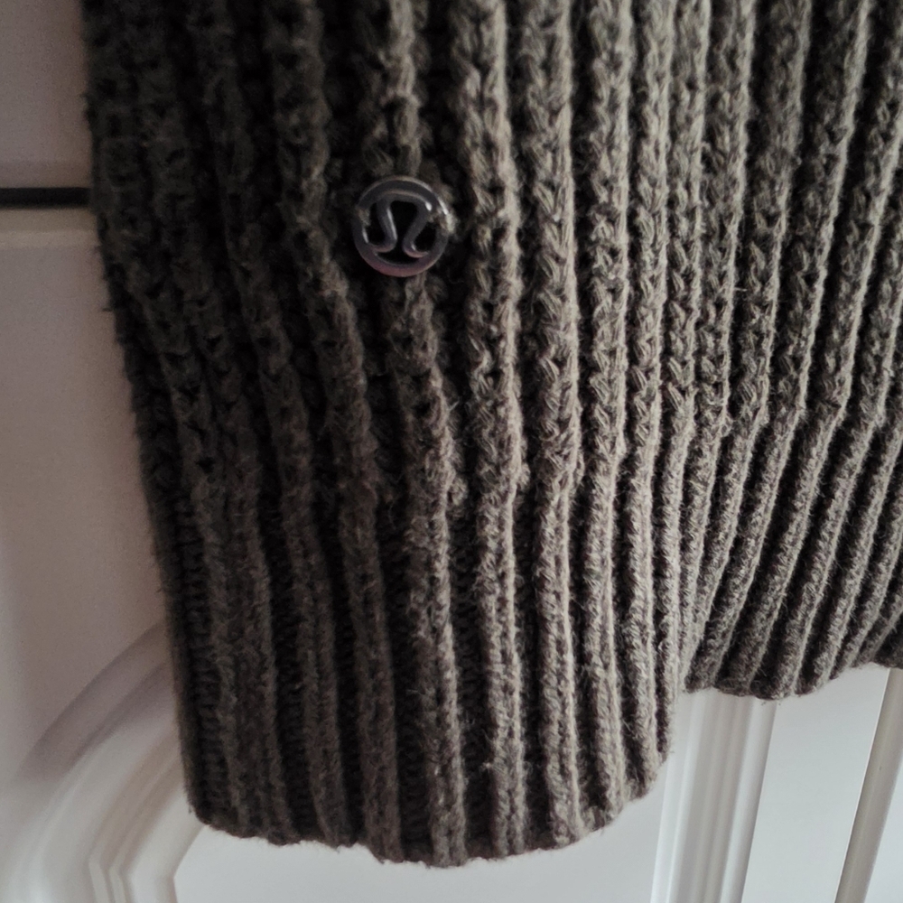 💥 Lululemon Bring The Cozy Turtleneck - Picture 8 of 10